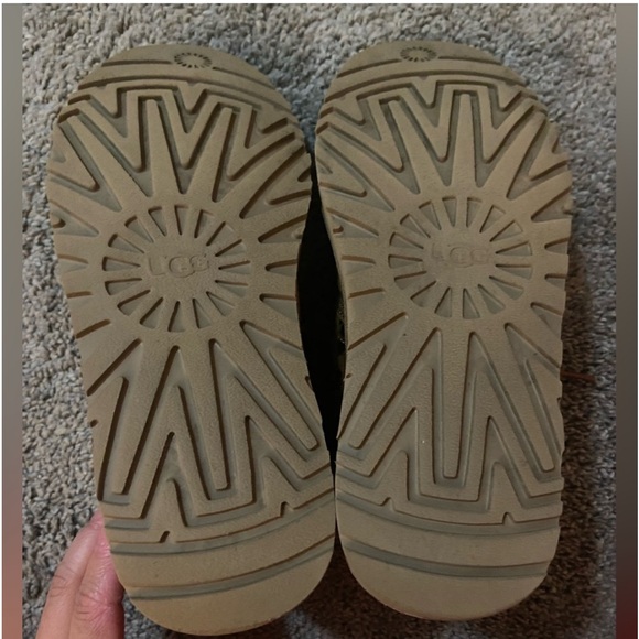 Ugg Limited Edition Neumel Boots, Size 9 - Picture 5 of 5